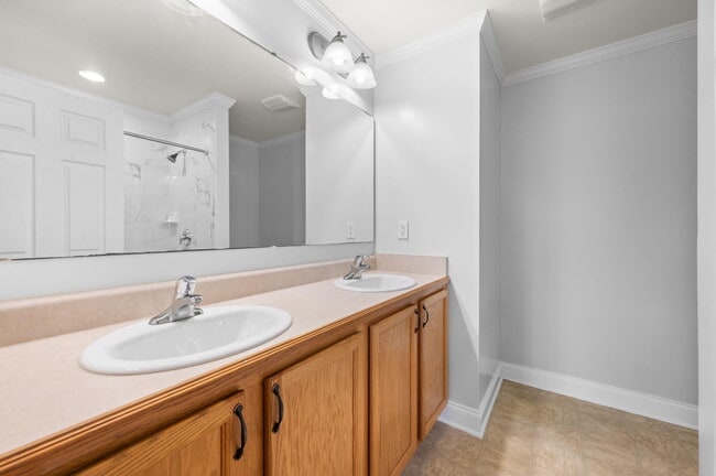 Building Photo - 3322 Monterey Square Ln