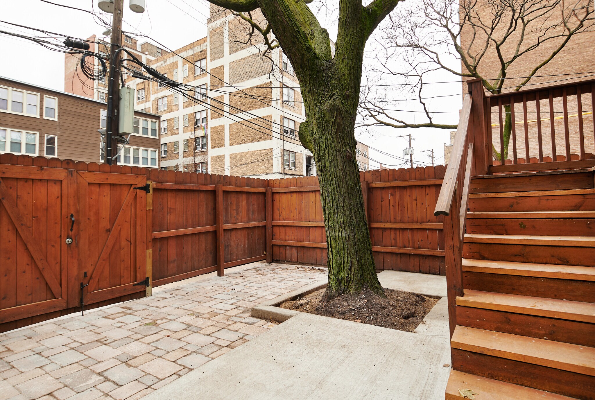 Private Sierra Stone Patio - 5610 N Kenmore Ave