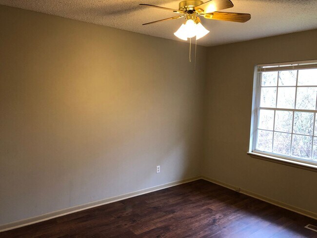 Building Photo - 513 BJ