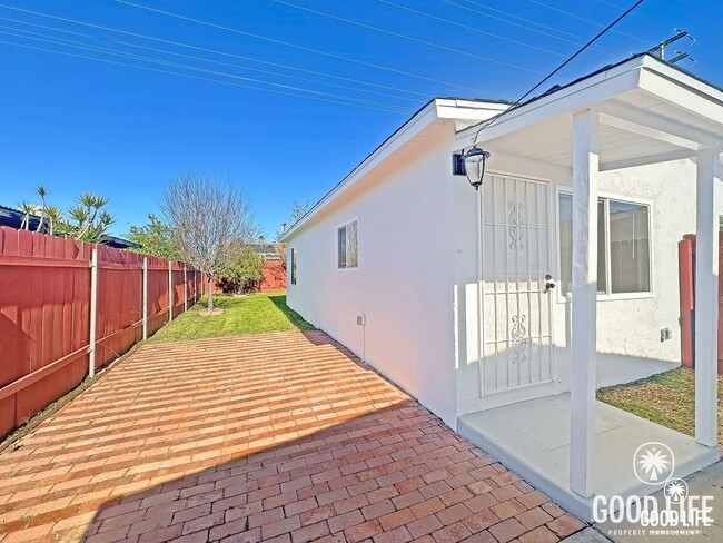 Building Photo - Fond Du Lac Ave