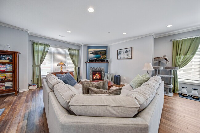 Building Photo - 2163 Rolling Green Ln