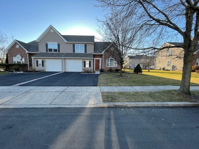 Building Photo - 1588 Kennington Ln