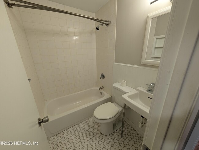 Building Photo - 2063 N Laura St