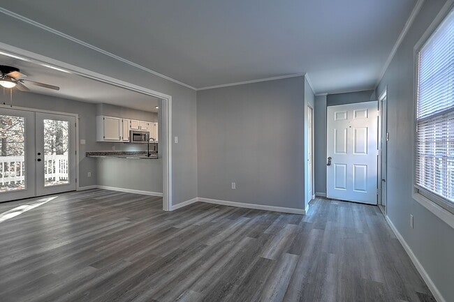 Building Photo - 254 Wildwood Dr