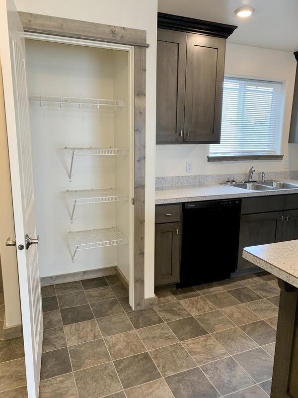 Building Photo - 861 Gibbon St