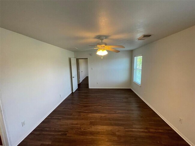 Building Photo - 2103 Weathersfield Trace Cir