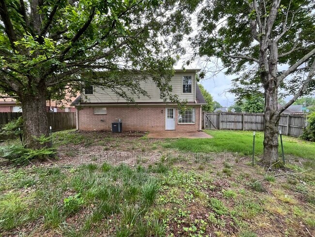 Building Photo - 8642 Pantherburn Cir N