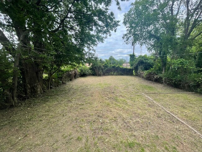 Building Photo - 1231 N Boston Pl