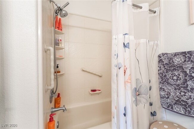 Building Photo - 3320 S Fort Apache Rd