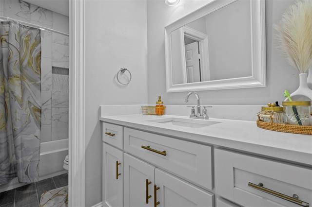 Building Photo - 610 Parker Cir