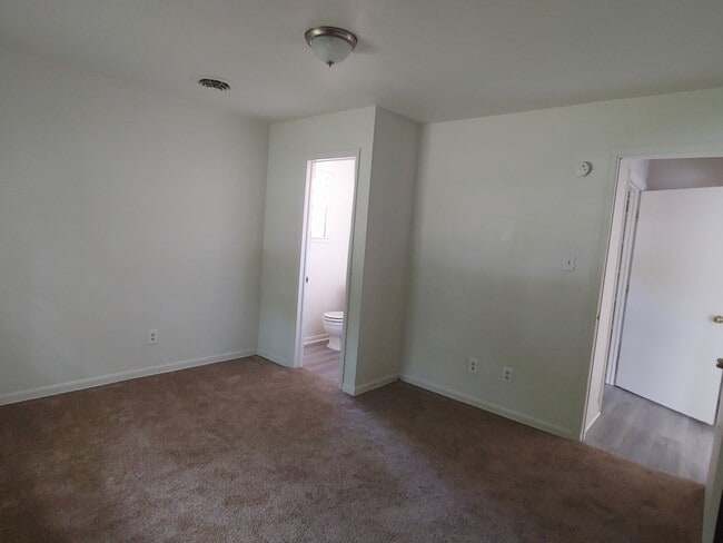 Building Photo - 3 BR 1.5 BA single family house