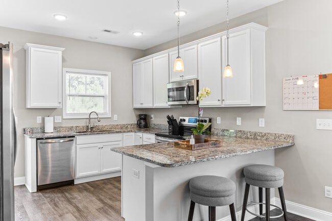 Building Photo - 1535 Grey Cliff Run