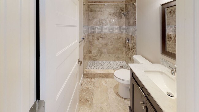 Building Photo - $1650 per Bedroom | 7BR/5BA in Fort Sander...