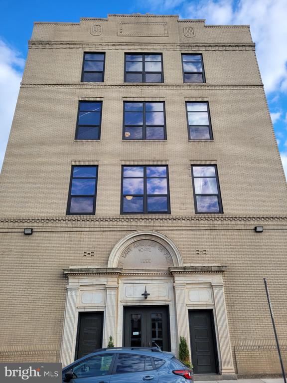 Building Photo - 849 S 7th St