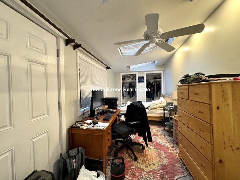 Building Photo - 83 E Brookline St