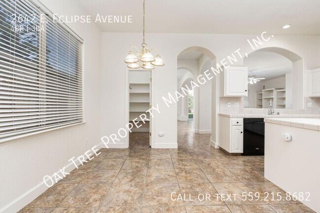 Building Photo - 2642 E Eclipse Ave