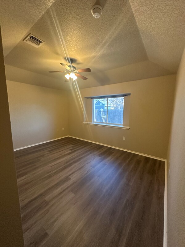 Building Photo - 3010 Ivy Ridge Ln