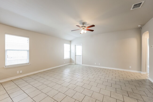 Building Photo - 2503 Barbwire Way