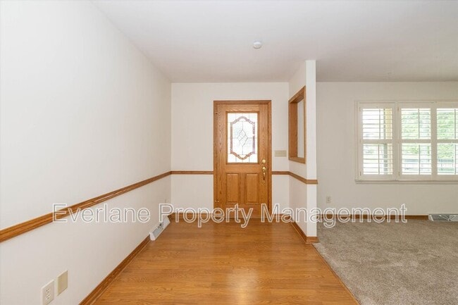 Building Photo - 647 Alwyne Rd