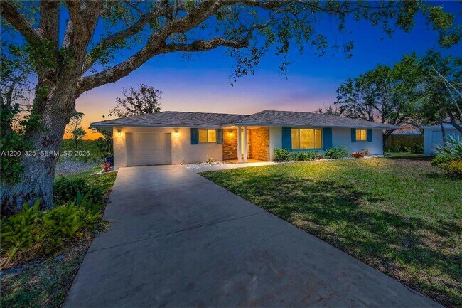 Building Photo - 9125 SE Karin St