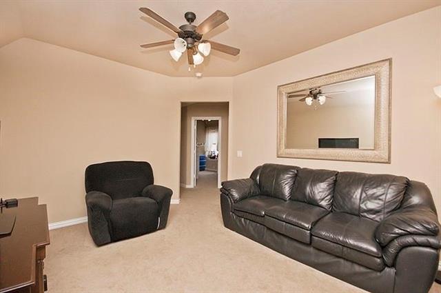 Building Photo - 859 Llano Dr