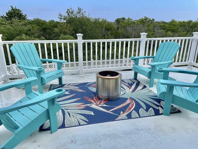 Building Photo - 5206 Ocean Dr S