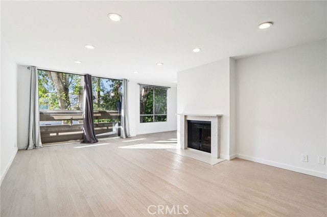 Building Photo - 403 N Oakhurst Dr