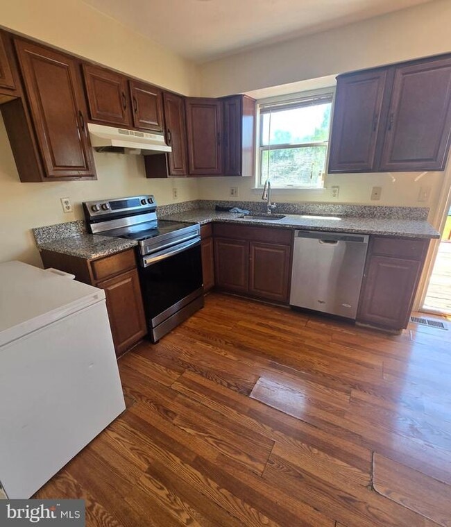 Building Photo - 15318 Gunsmith Terrace