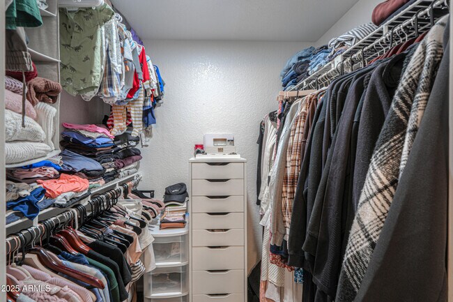 Building Photo - 6550 N 47th Ave