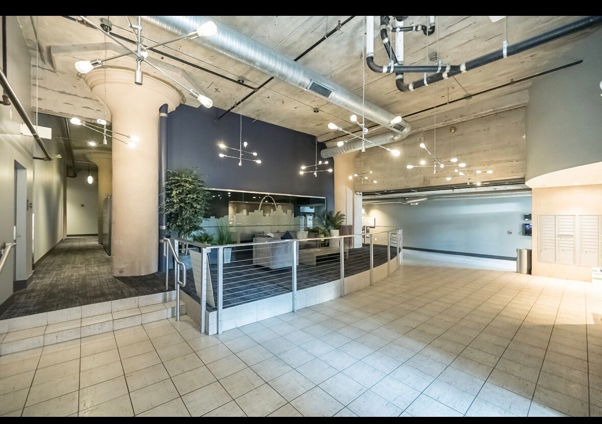 Building Photo - 4100 Forest Park Ave