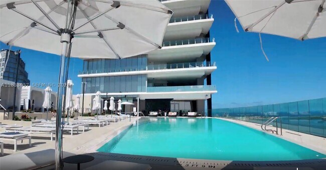 Building Photo - 300 Biscayne Blvd