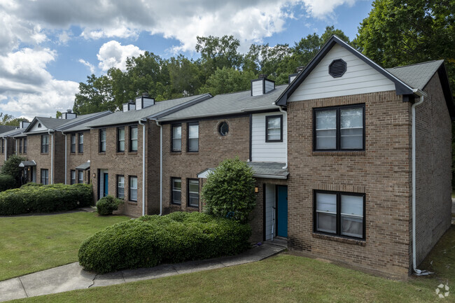 Building Photo - Axis on Beltline