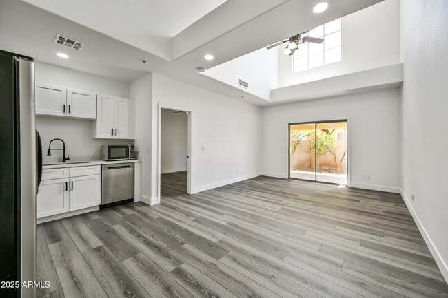Building Photo - 15679 N 29th St