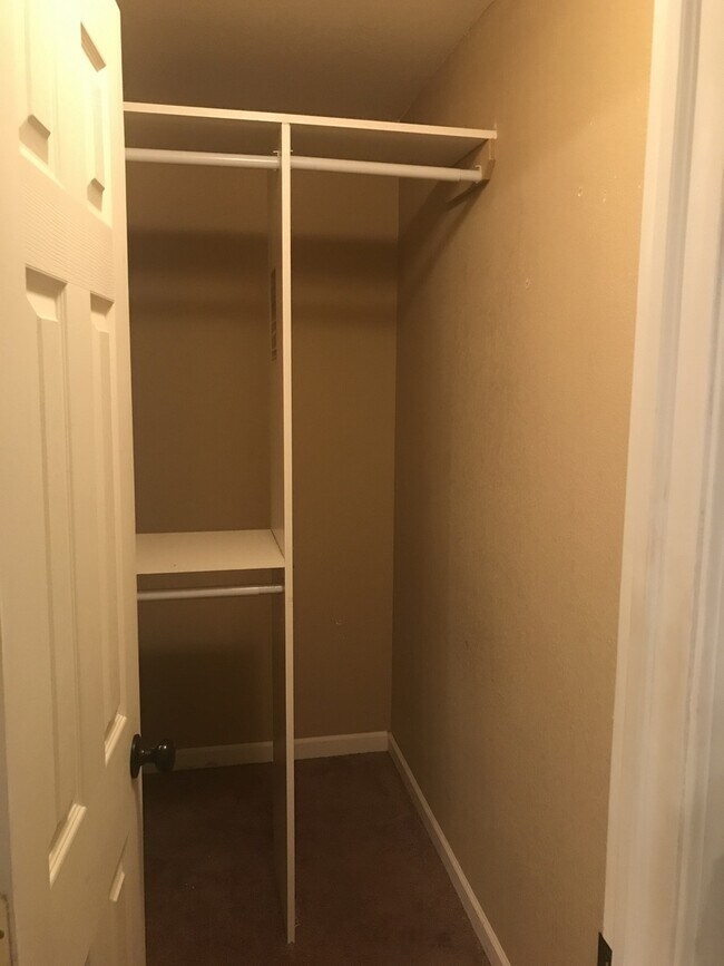 Building Photo - KU3-Santa Fe Triplex 3