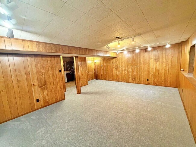 Building Photo - 1700 W Hopi Trail