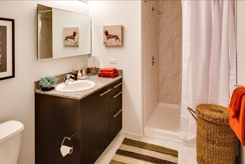 Building Photo - 838 W Blackhawk St