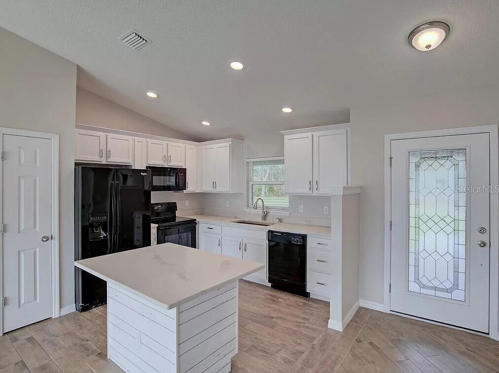 Kitchen - 1037 Cass Ave