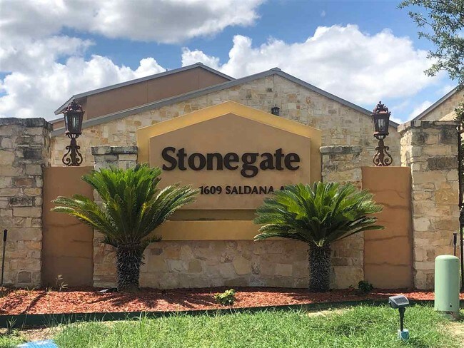 Building Photo - 1609 Saldana Ave