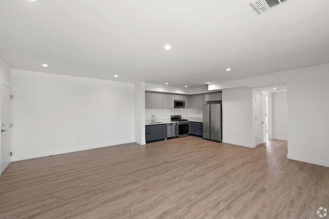 Building Photo - LAST UNIT LEFT!!!!! SPACIOUS 1BEDROOM 1 BA...
