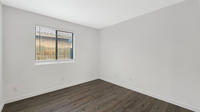 Building Photo - Location! Location! Location! 83rd & Thunderbird