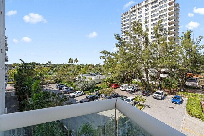 Building Photo - 6362 Collins Ave
