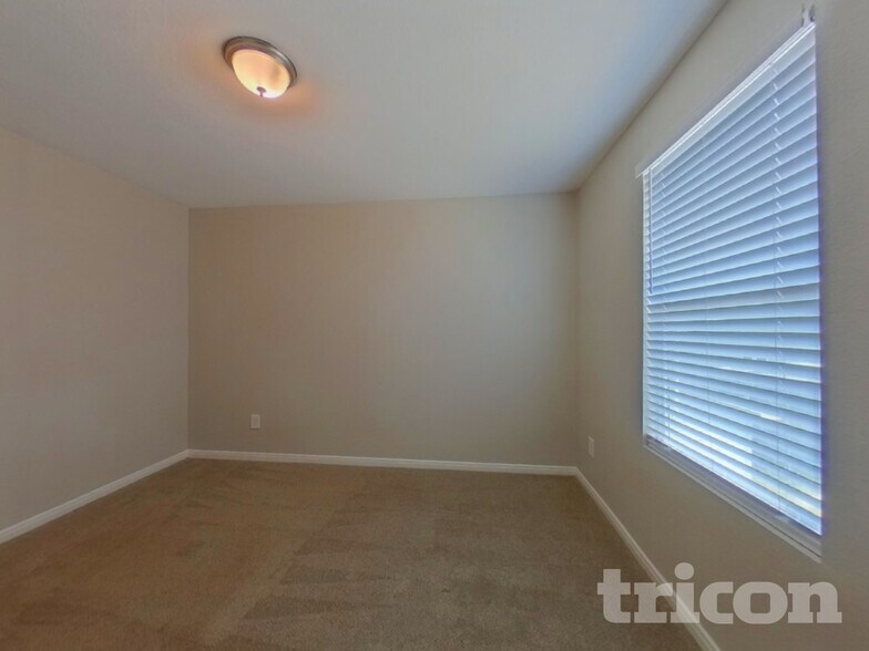 Building Photo - 15684 Del Norte Dr