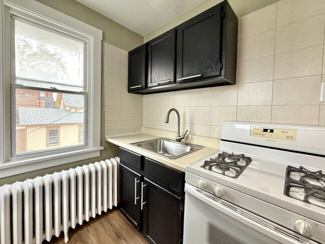 Building Photo - 203 Symphony Way