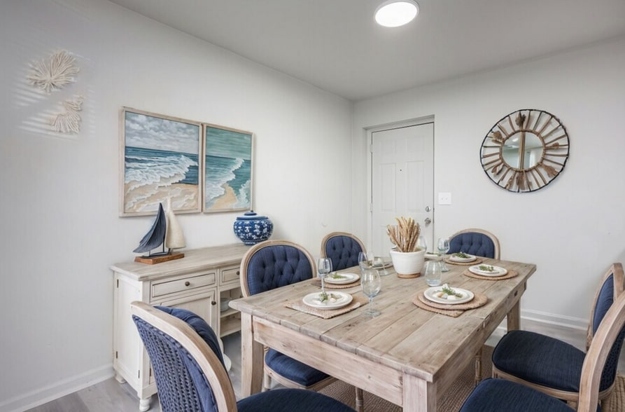 Interior Photo - Crestwood Gardens