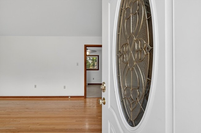 Building Photo - 316 Morningside Dr SW