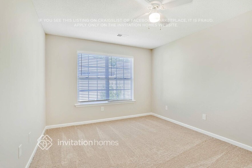 Building Photo - 433 Kara Ln
