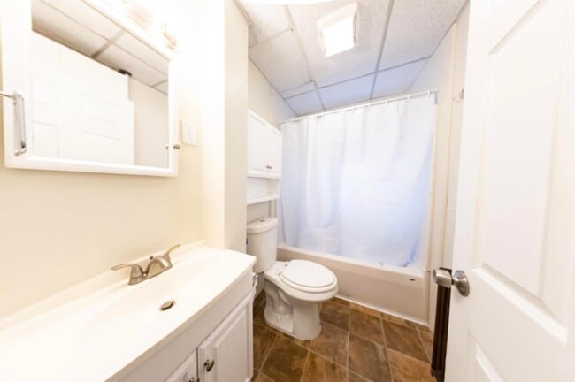 Building Photo - 470 Spruce St