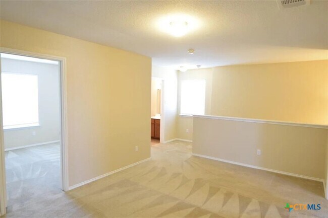 Building Photo - 108 W Gemini Ln