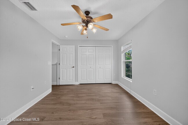 Building Photo - 3641 Titanic Cir