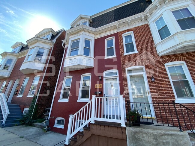 Primary Photo - 824 W Princess St